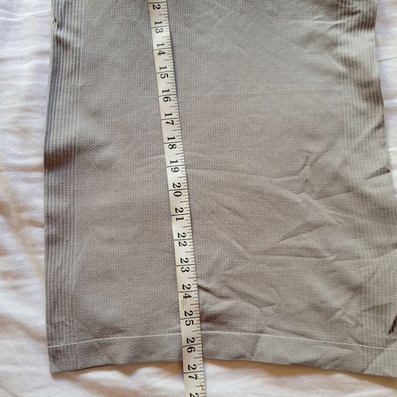 lululemon athletica Women's Gray Tank Top - Picture 3 of 6